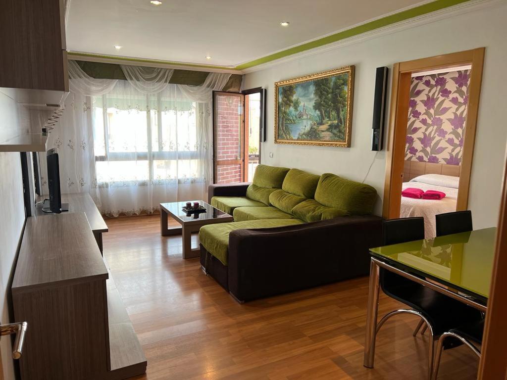 Bonito Piso De 4 Habitaciones- Port Aventura Apartment *